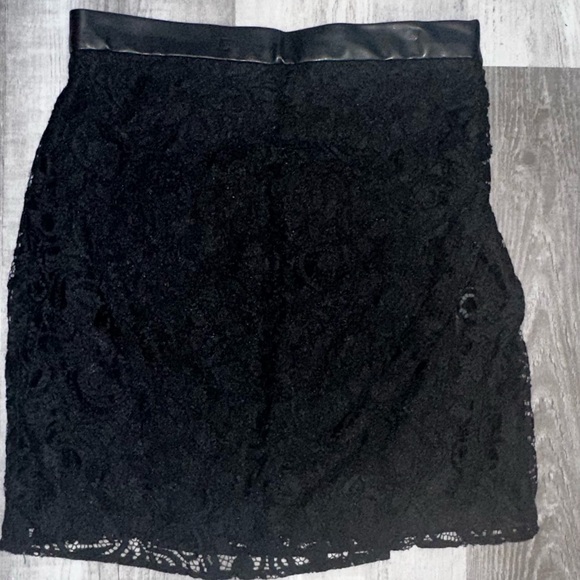 ZARA Lace Mini Skirt Side Ruching Asymmetric Hem Bloggers Favorite - Picture 4 of 6